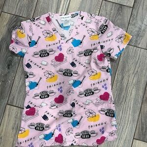FRIENDS Pink Graphic Scrub Top Size XXS pockets EUC Work Wear Nurse
